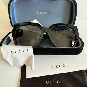 Authentic GUCCI GG sunglasses 😎 pre-owned